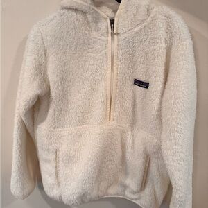 Patagonia Women Fleece Jacket in White/Cream - Never Worn